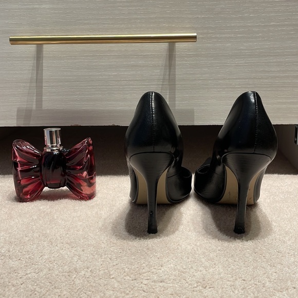 Pointed toe GUESS stilettos. Black leather size 6 - Picture 3 of 3